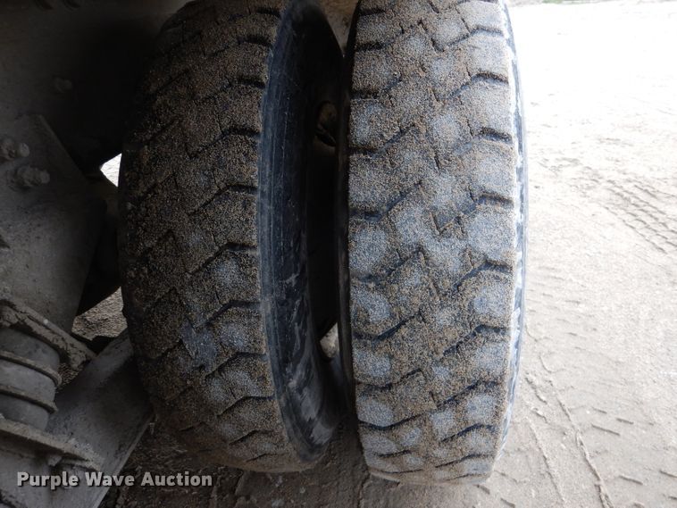 image for item DL8024 2000 Sterling L9500  ready mix truck