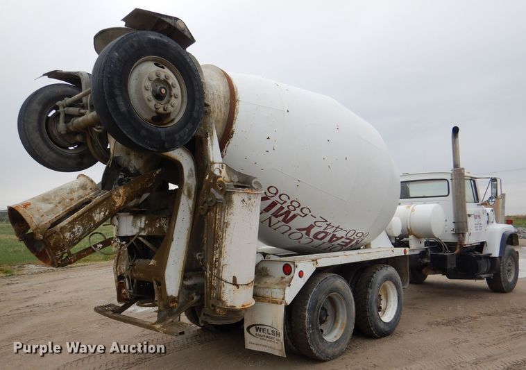 image for item DL8025 1994 Ford L9000  ready mix truck