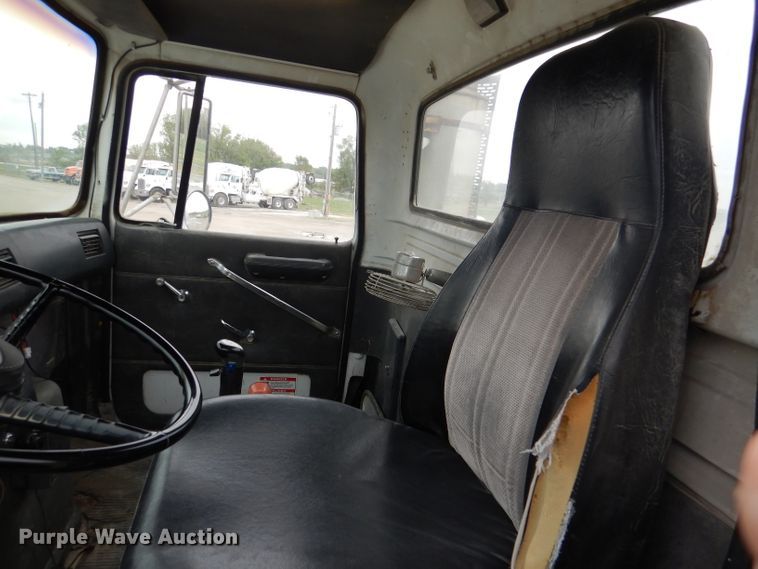 image for item DL8025 1994 Ford L9000  ready mix truck