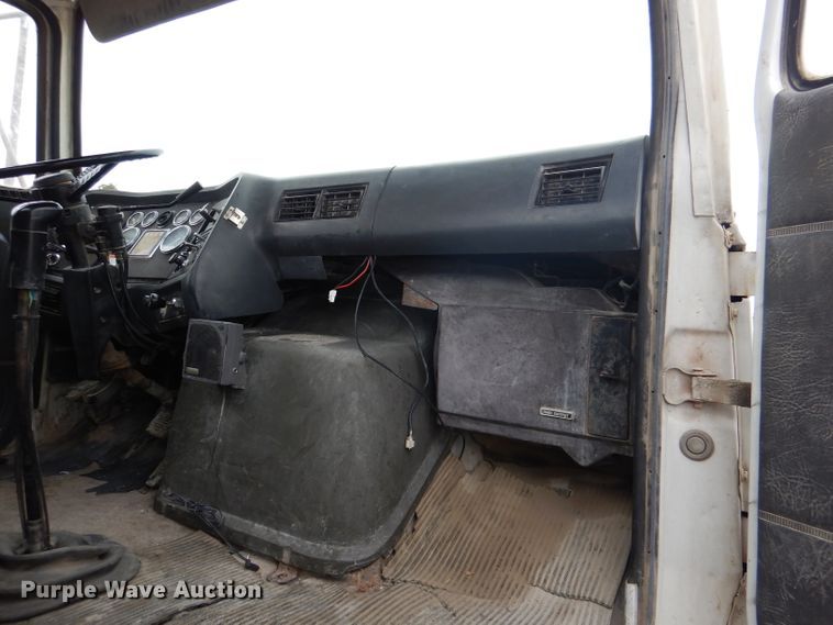 image for item DL8025 1994 Ford L9000  ready mix truck