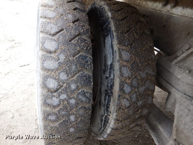 image for item DL8025 1994 Ford L9000  ready mix truck