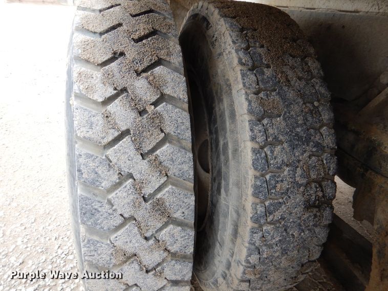 image for item DL8025 1994 Ford L9000  ready mix truck