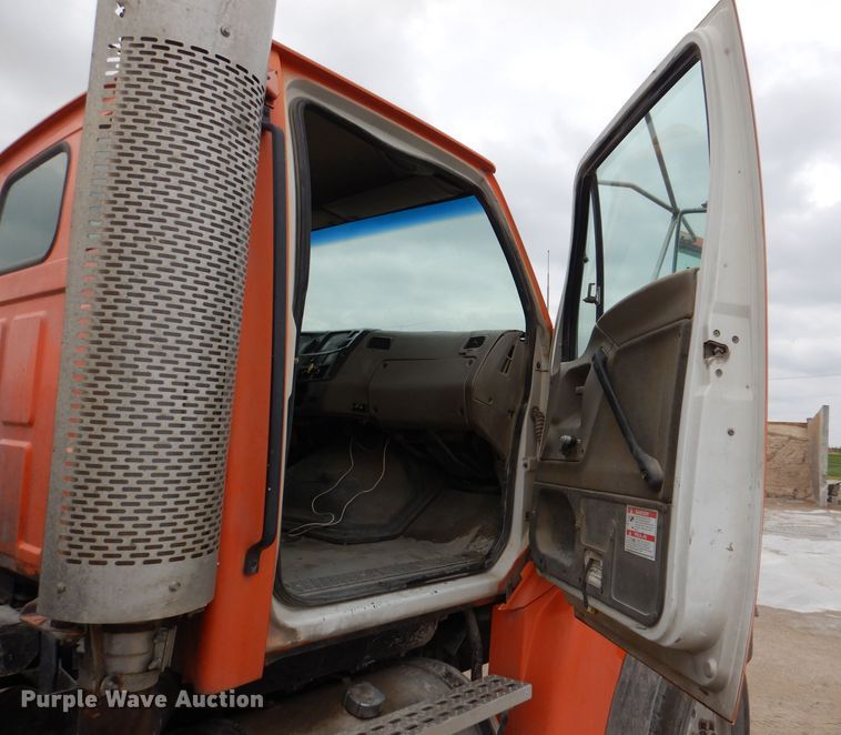 image for item DL8027 2001 Sterling LT9500  ready mix truck