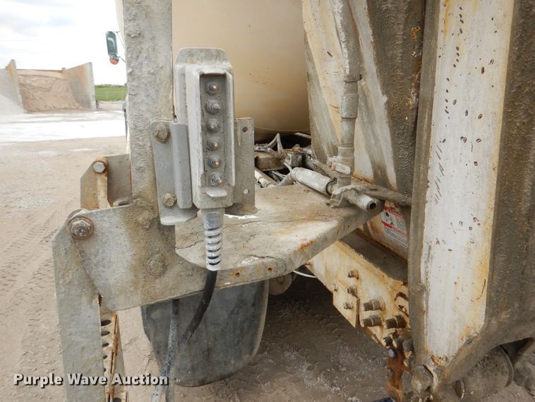 image for item DL8027 2001 Sterling LT9500  ready mix truck