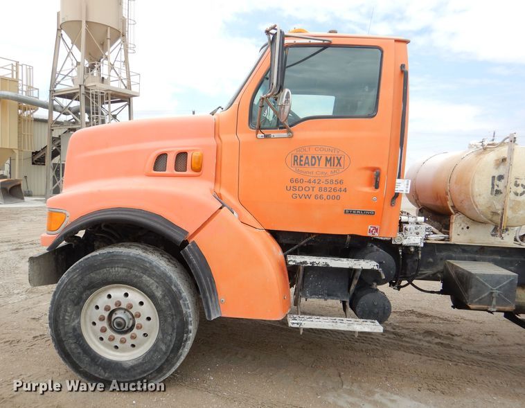 image for item DL8028 1999 Sterling LT9511  ready mix truck