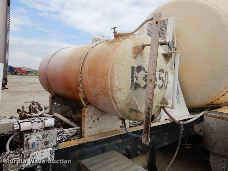 image for item DL8028 1999 Sterling LT9511  ready mix truck