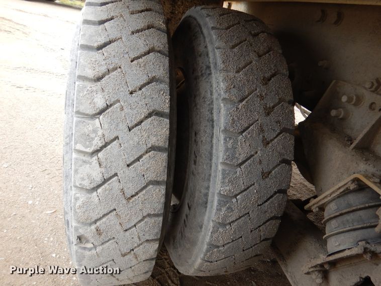 image for item DL8028 1999 Sterling LT9511  ready mix truck