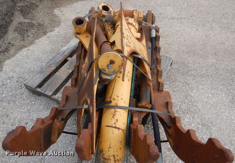 image for item DL8092 CF hydraulic excavator thumb