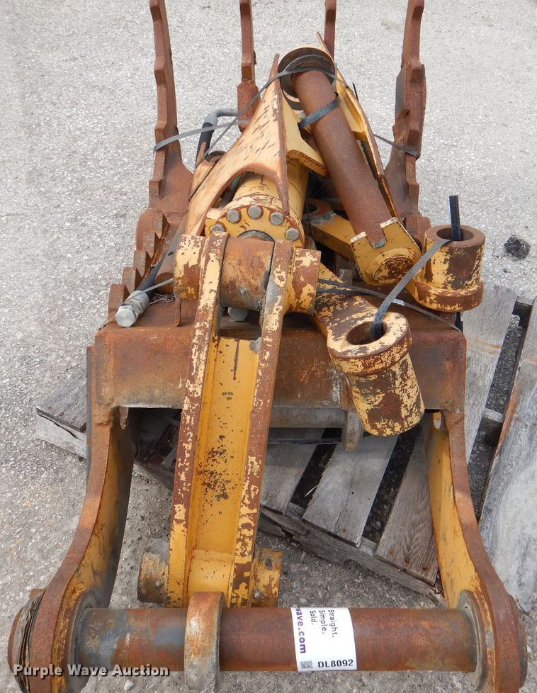 image for item DL8092 CF hydraulic excavator thumb