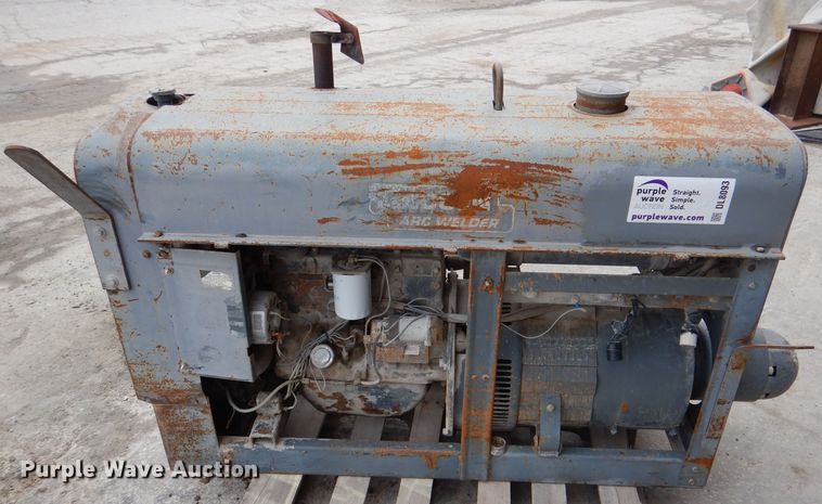 image for item DL8093 Lincoln SA200F163 arc welder
