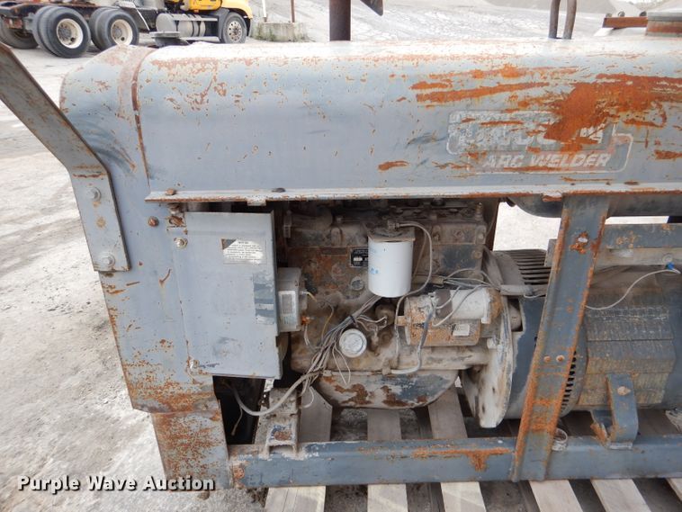 image for item DL8093 Lincoln SA200F163 arc welder