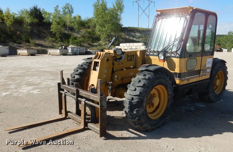 image for item DL8152 1998 Caterpillar TH82  telehandler