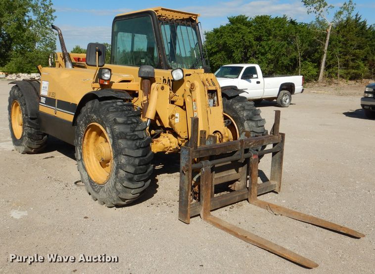 image for item DL8152 1998 Caterpillar TH82  telehandler