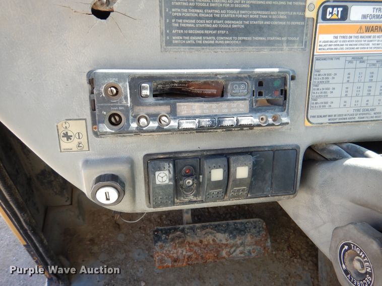 image for item DL8152 1998 Caterpillar TH82  telehandler