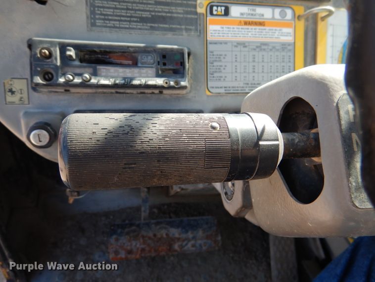 image for item DL8152 1998 Caterpillar TH82  telehandler