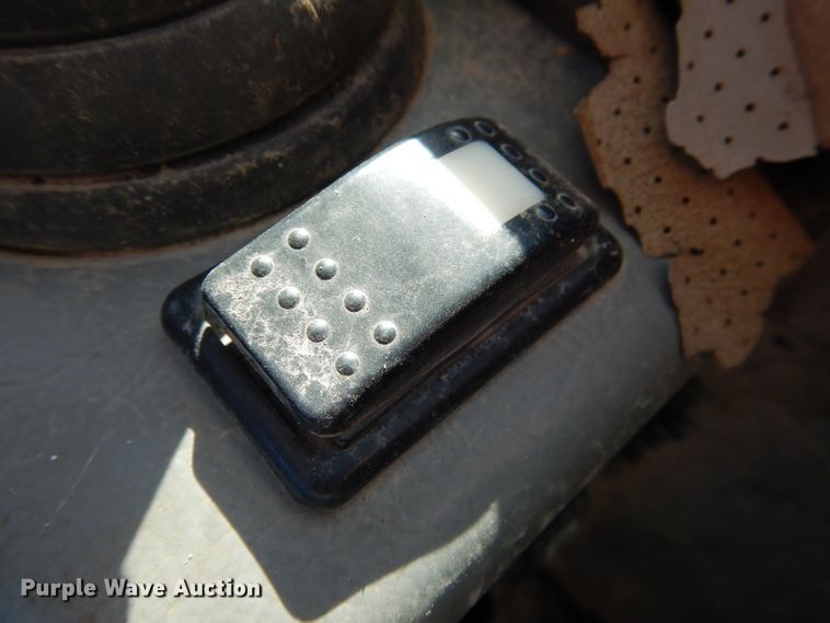 image for item DL8152 1998 Caterpillar TH82  telehandler