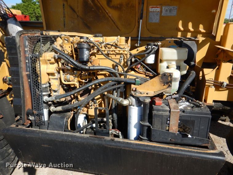 image for item DL8152 1998 Caterpillar TH82  telehandler