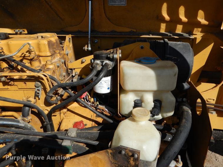 image for item DL8152 1998 Caterpillar TH82  telehandler