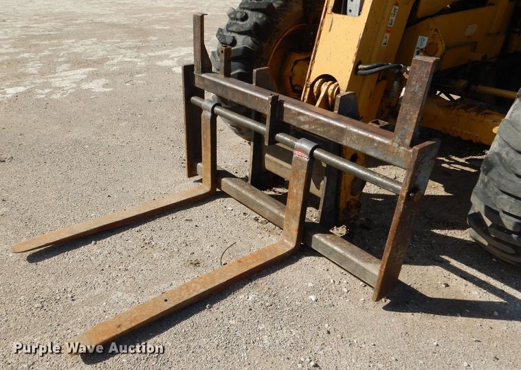 image for item DL8152 1998 Caterpillar TH82  telehandler