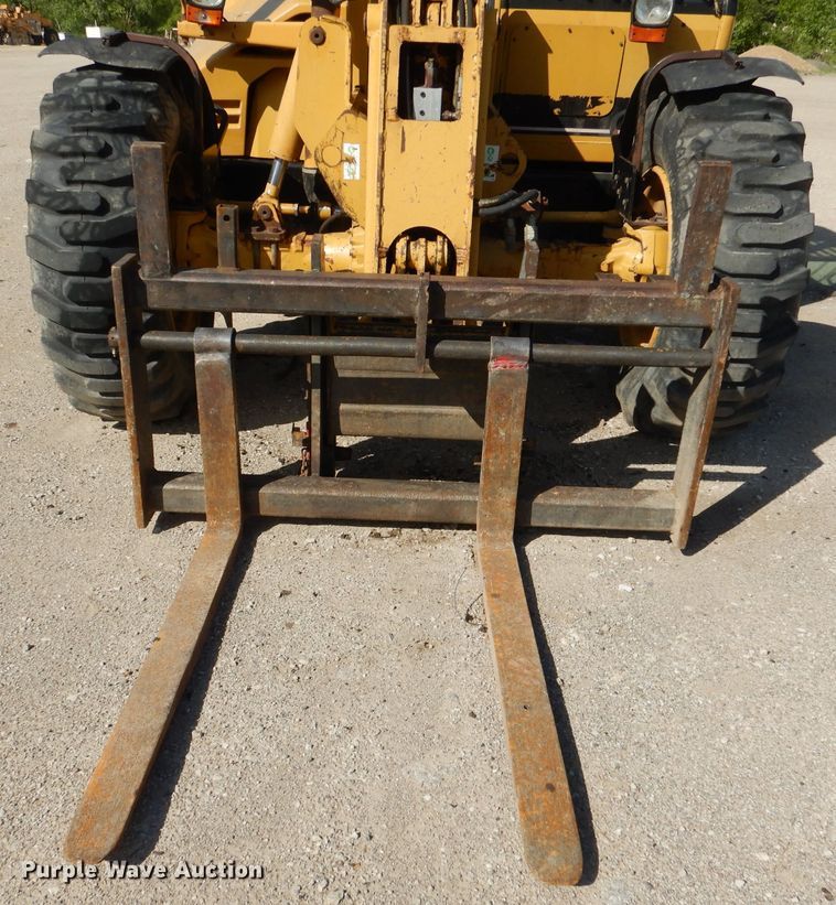 image for item DL8152 1998 Caterpillar TH82  telehandler
