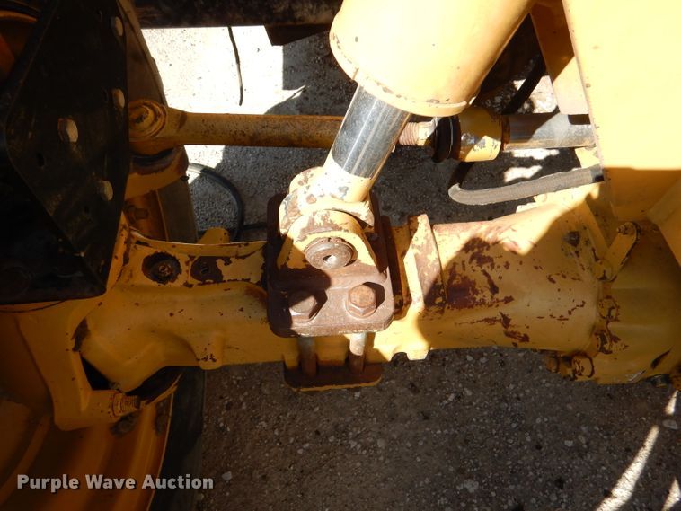 image for item DL8152 1998 Caterpillar TH82  telehandler