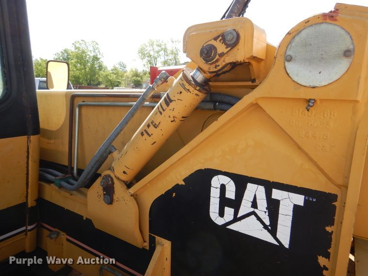 image for item DL8152 1998 Caterpillar TH82  telehandler