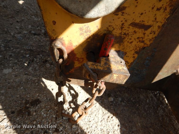 image for item DL8152 1998 Caterpillar TH82  telehandler