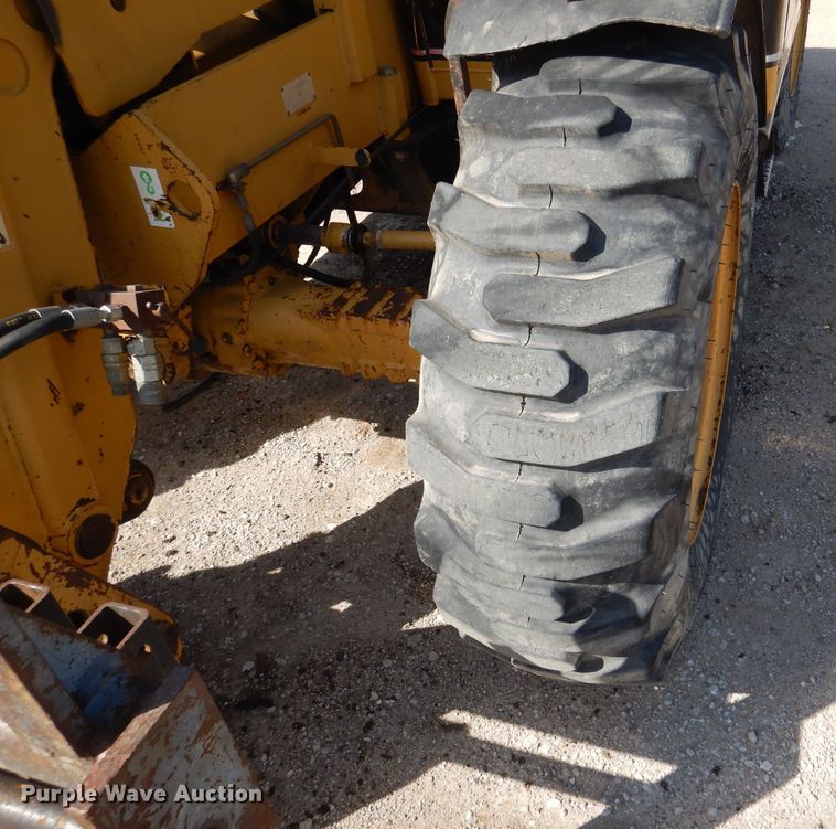 image for item DL8152 1998 Caterpillar TH82  telehandler