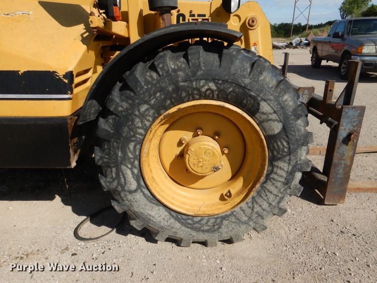 image for item DL8152 1998 Caterpillar TH82  telehandler