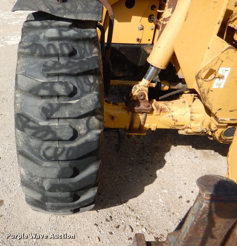 image for item DL8152 1998 Caterpillar TH82  telehandler
