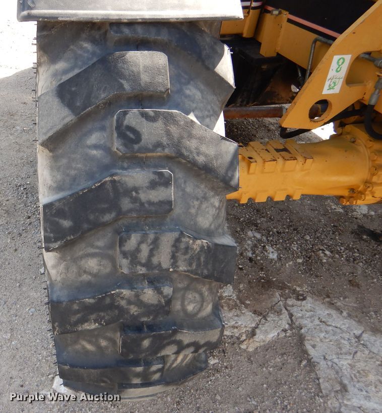 image for item DL8152 1998 Caterpillar TH82  telehandler