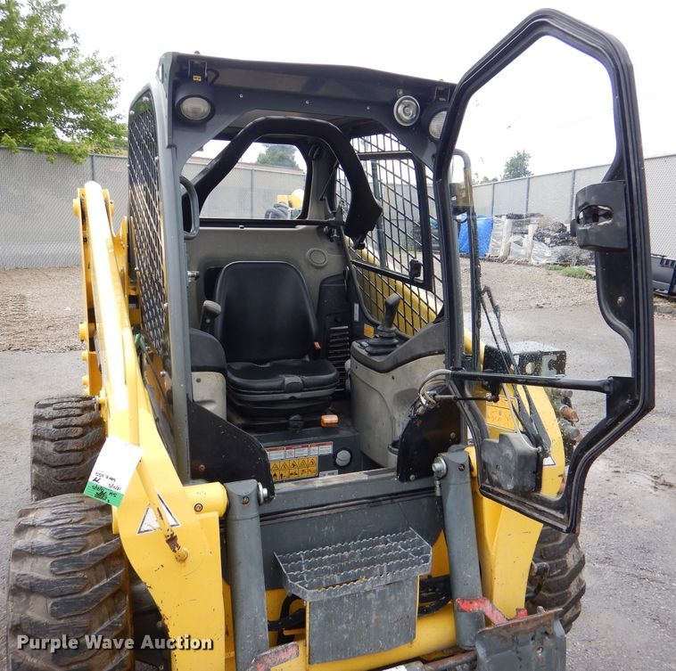 image for item DL8214 2015 Wacker Neuson SW24  skid steer loader