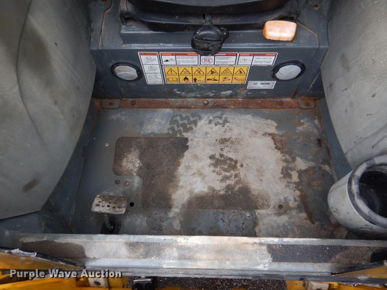 image for item DL8214 2015 Wacker Neuson SW24  skid steer loader