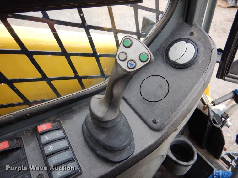 image for item DL8214 2015 Wacker Neuson SW24  skid steer loader
