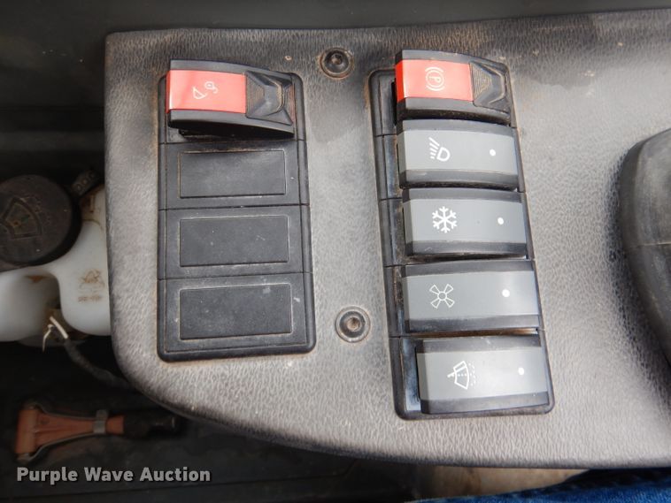 image for item DL8214 2015 Wacker Neuson SW24  skid steer loader