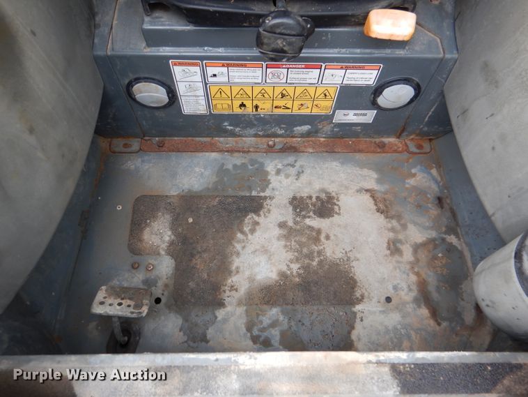 image for item DL8214 2015 Wacker Neuson SW24  skid steer loader