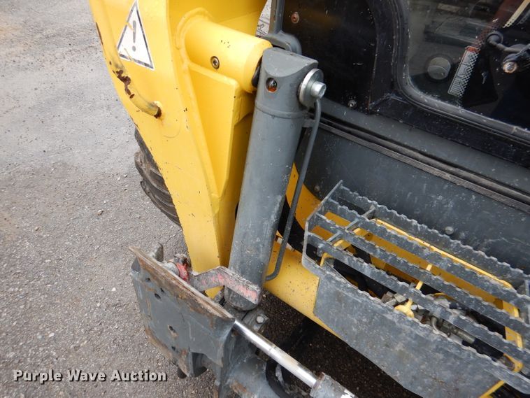 image for item DL8214 2015 Wacker Neuson SW24  skid steer loader