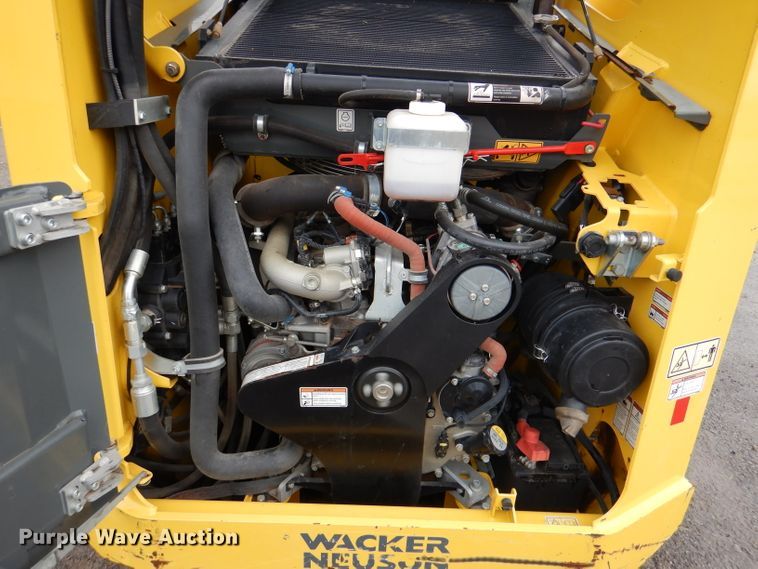 image for item DL8214 2015 Wacker Neuson SW24  skid steer loader