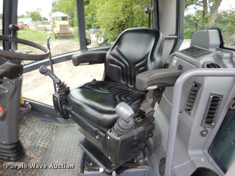 image for item DL8837 2016 Hamm H11I  single drum vibratory roller