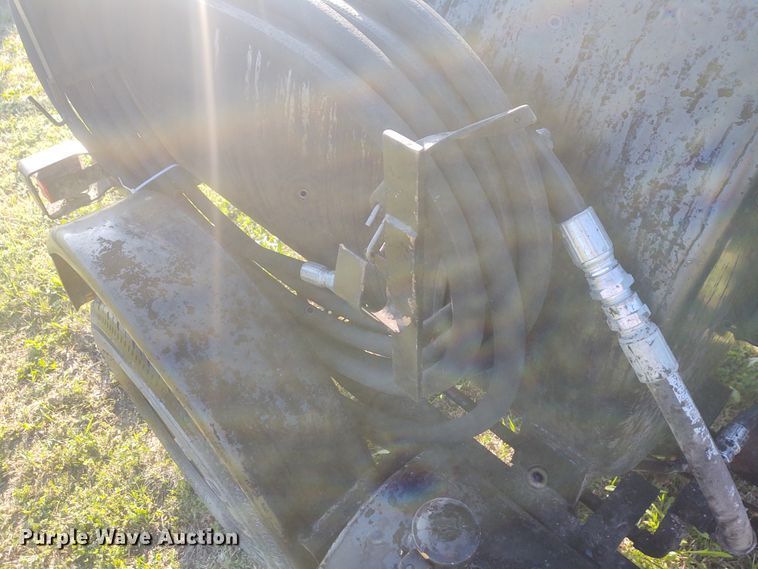 image for item DM0995 2008 Tack Wagon melter applicator