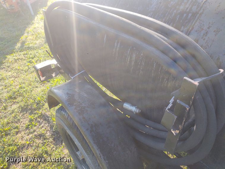 image for item DM0995 2008 Tack Wagon melter applicator