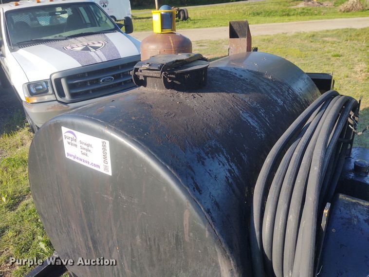 image for item DM0995 2008 Tack Wagon melter applicator