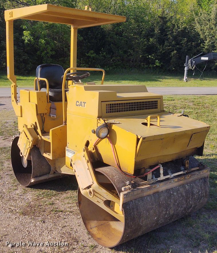 image for item DM0996 1990 Caterpillar CB224B  double drum roller