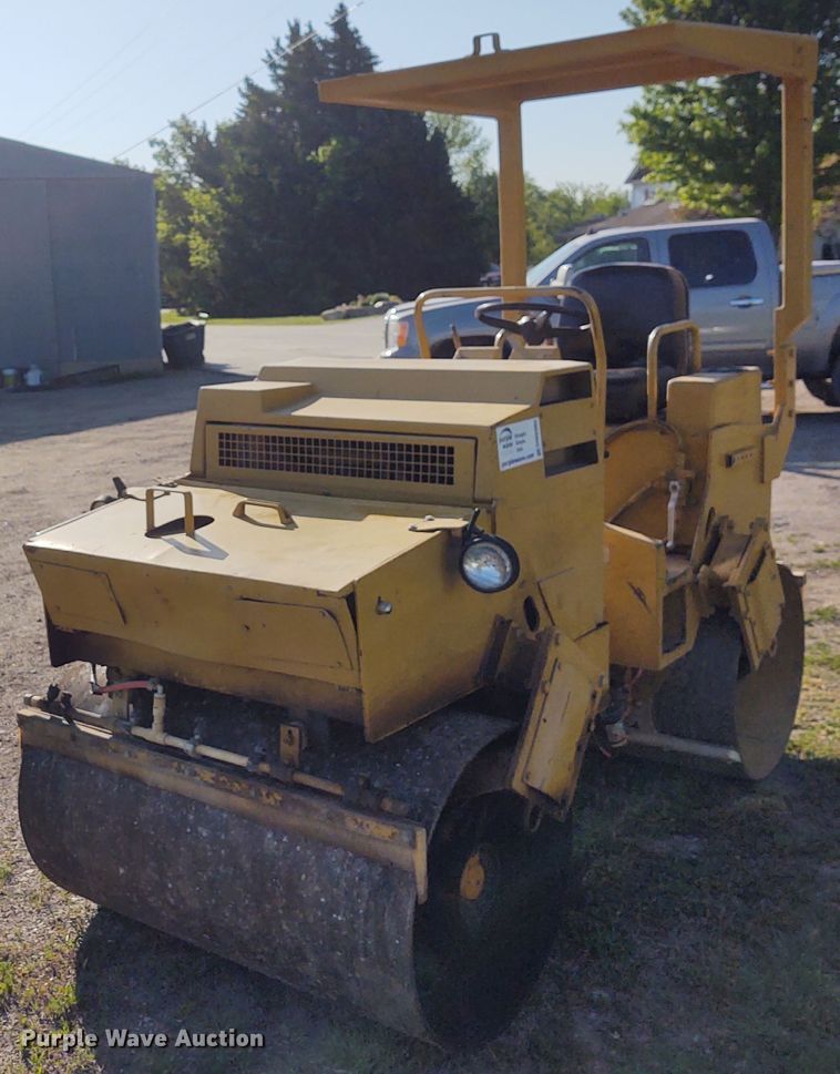 image for item DM0996 1990 Caterpillar CB224B  double drum roller