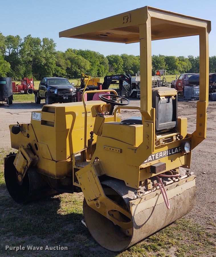 image for item DM0996 1990 Caterpillar CB224B  double drum roller