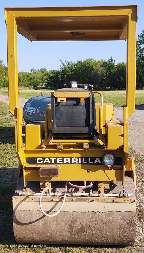 image for item DM0996 1990 Caterpillar CB224B  double drum roller