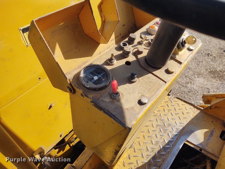 image for item DM0996 1990 Caterpillar CB224B  double drum roller