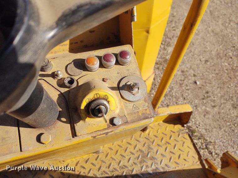 image for item DM0996 1990 Caterpillar CB224B  double drum roller