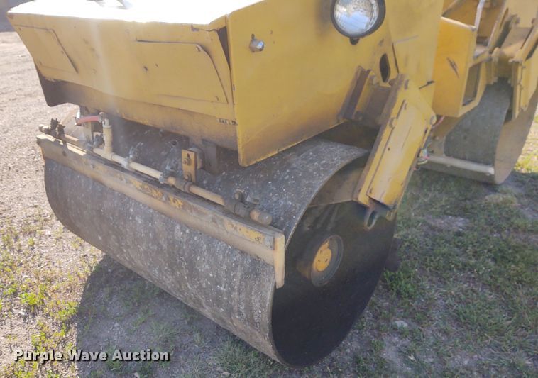 image for item DM0996 1990 Caterpillar CB224B  double drum roller