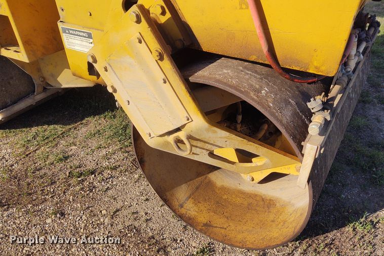 image for item DM0996 1990 Caterpillar CB224B  double drum roller